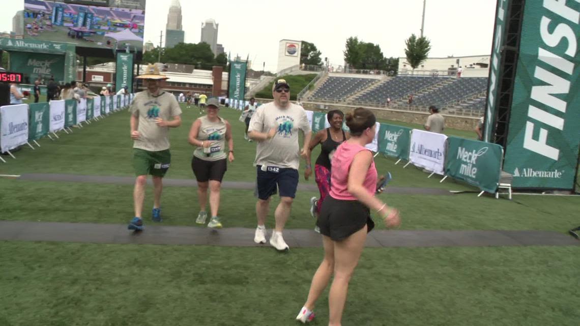 First-ever Meck Mile sees Charlotteans get their steps in during a busy weekend