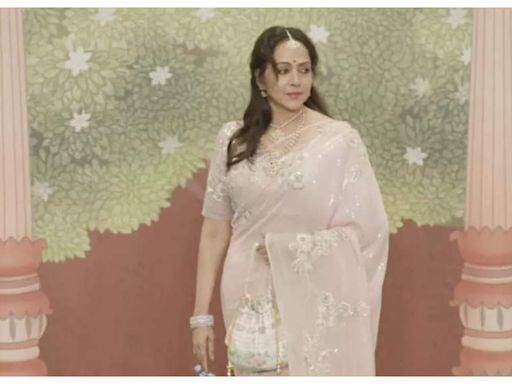 'Dream Girl' Hema Malini makes heads turn with her stunning appearance at Anant Ambani and Radhika Merchant's Shubh Aashirwad ceremony - See photos | - Times of India