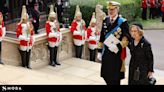 El móvil al cuello de la reina Sofía en el entierro de Isabel II: ¿desliz o tendencia?