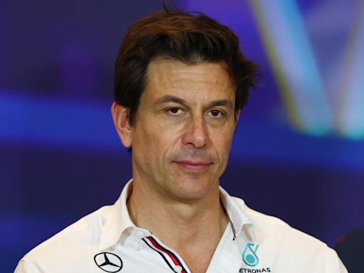 Wolff: "Sainz sigue siendo una oportunidad para Mercedes; ¿Verstappen? no se sabe"