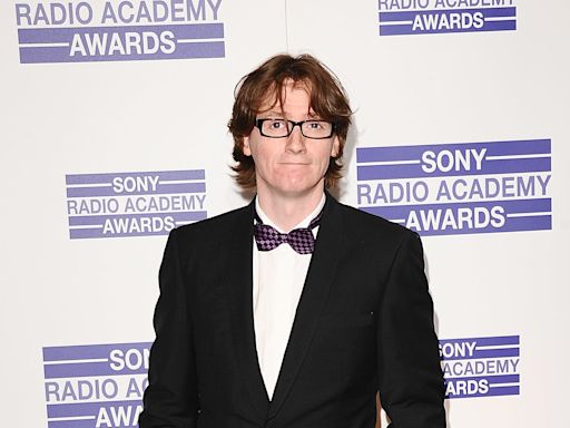 Ed Byrne delays show start to give ticket-holders more time to vote in election