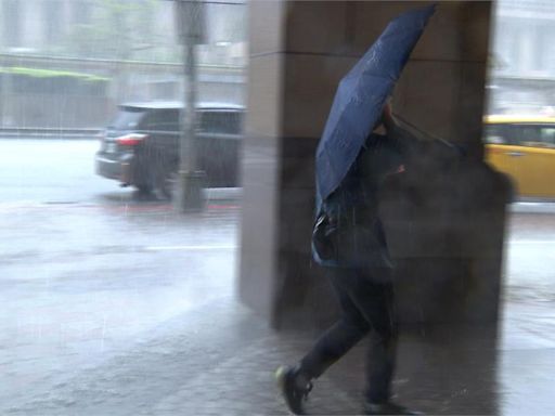 午後對流旺盛！2縣市豪大雨特報 慎防雷擊、強陣風