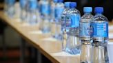 ¿Agua en botella o de la canilla?: crece el debate entre salud y medio ambiente a nivel global