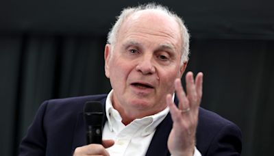 Uli Hoeneß on Bayern Munich’s transfer activity: “No more players will come unless two or three players leave first”