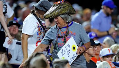 Florida softball weather updates: Gators' WCWS game against Oklahoma delayed due to lightning