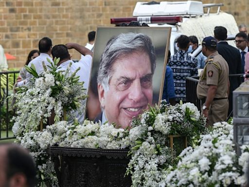 Mumbai mourns Indian industrialist Ratan Tata