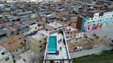 Derriban una urbanización de lujo en una favela de Río construida con dinero del narco