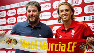 Pedro Benito: "El Real Murcia es un histórico, tenía ganas de jugar aquí"