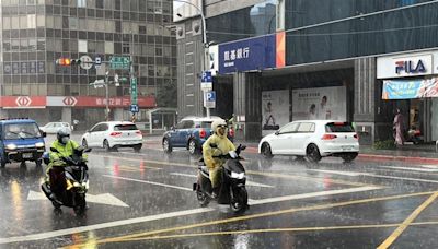 台灣海峽驚見「弧狀雲線」 鄭明典提醒1地區：今晚將影響