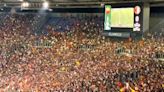 Roma - Feyenoord: la conmovedora historia de los hinchas que llenaron el estadio para festejar a distancia... y el Grand Slam que se juega al lado y pedía “silencio”