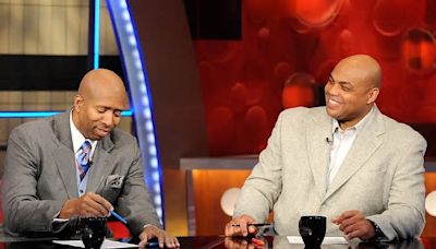 Charles Barkley and Kenny Smith get ridiculed for their suits and a particular detail