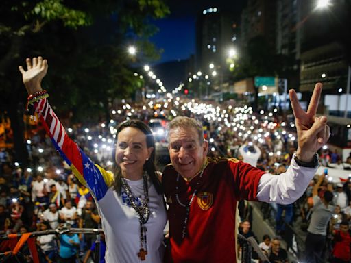 Miles de opositores venezolanos marcharon para exigir un “cambio” desde la tierra natal de Chávez