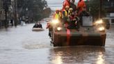 Pese a las nuevas lluvias, los socorristas no cesan las tareas de ayuda en el sur de Brasil