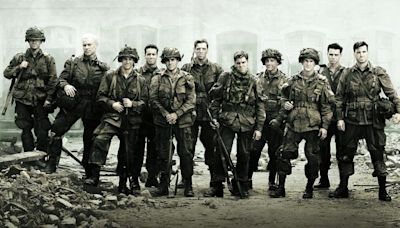 “He was the one who made Easy Company tough”: Real-Life WW2 Veteran Vindicated David Schwimmer’s Band of Brothers Character After Show Turned Him...