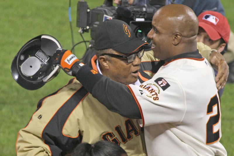 Barry Bonds, Ken Griffey Jr. among those who grieve after Willie Mays' death