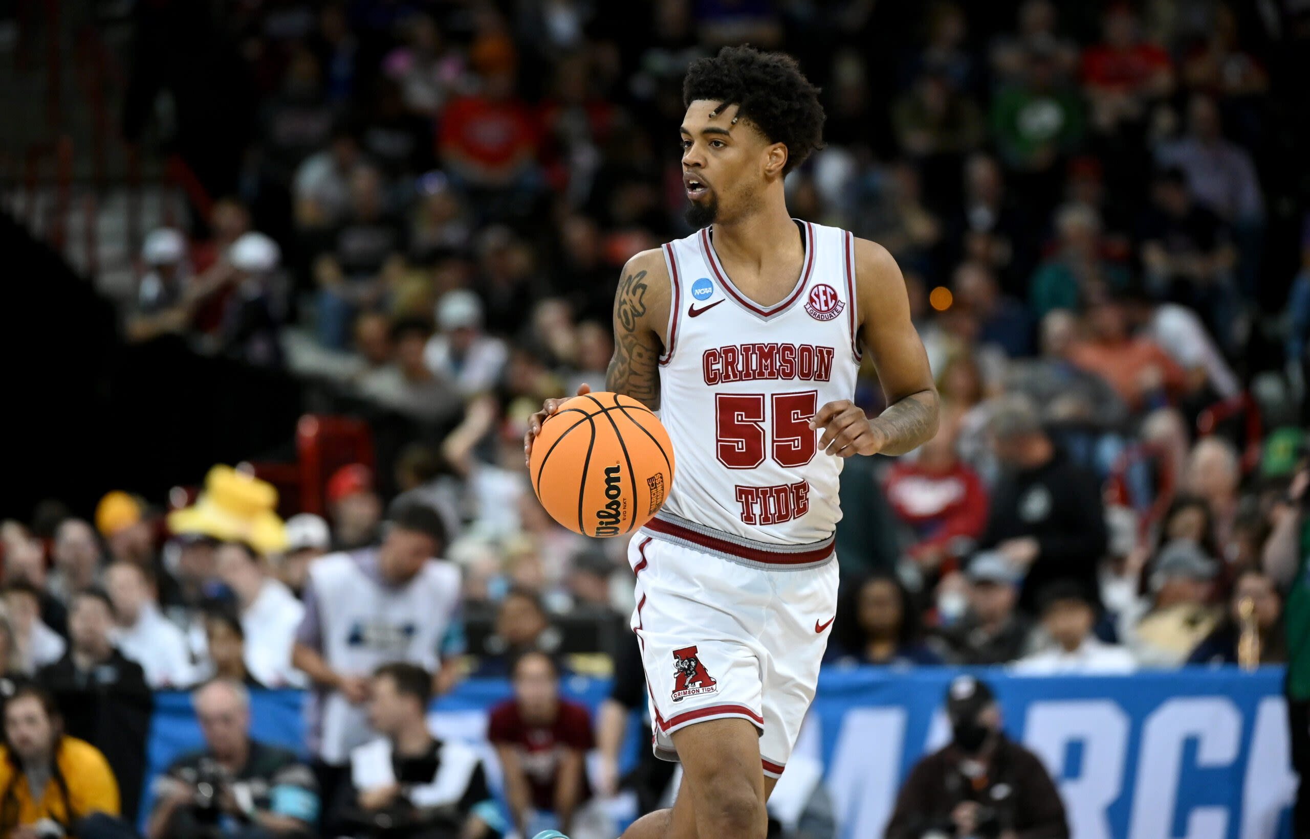 Former Alabama guard Aaron Estrada agrees to deal with Detroit Pistons