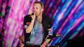 Coldplay sube al escenario a Michael J. Fox y emociona al público