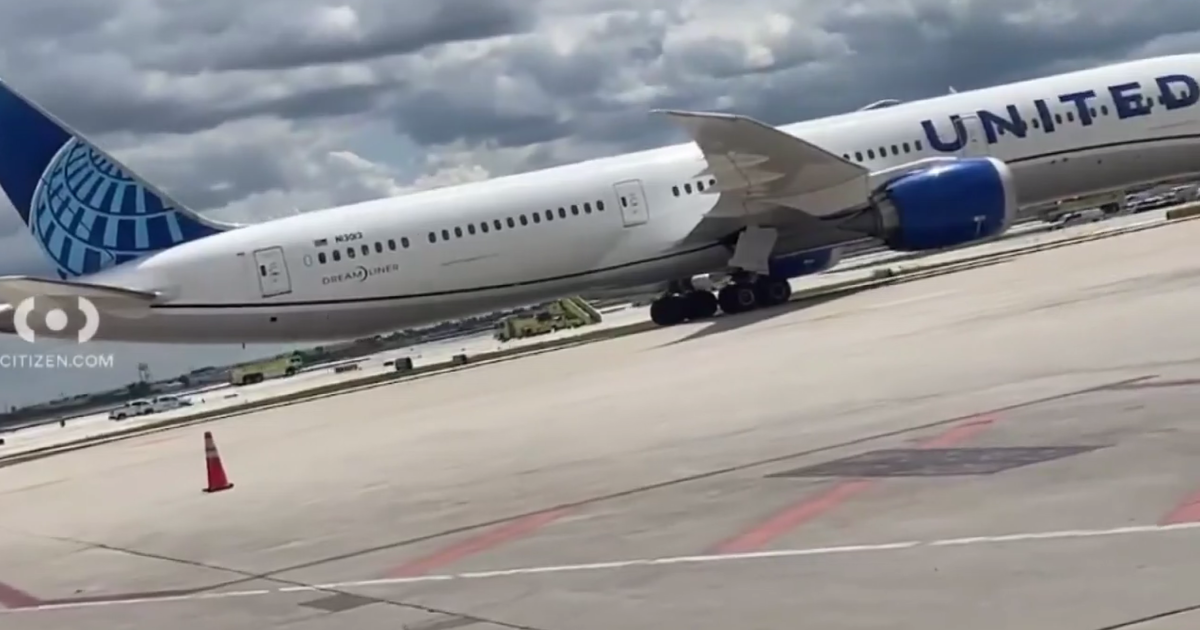 Engine fire aborts takeoff for plane at O'Hare, briefly halts arriving flights