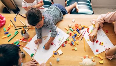 Ich bin Mutter und künstlerisch nicht sonderlich begabt: So einfach beschäftige ich meine Kinder nach der Schule