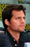 Kristoffer Polaha