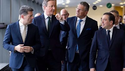 Bruselas recibe a Albares, Cameron y Picardo para avanzar en la negociación sobre Gibraltar