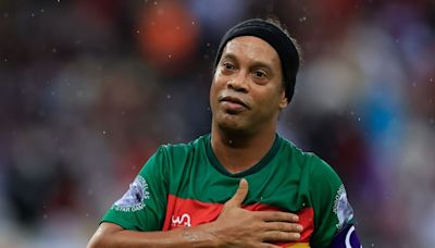 Arsenal transfer target hits back at Ronaldinho after statement as true feelings made clear