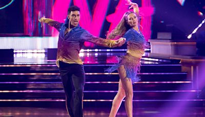 Anna Sorokin, convicted con artist, appears on "Dancing With the Stars" wearing glittery ankle monitor