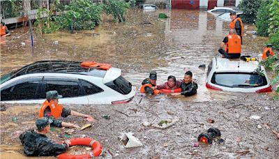 陝西洪漲 逾70火車停運 寶雞雨量破200毫米 撤1289人暫無傷亡