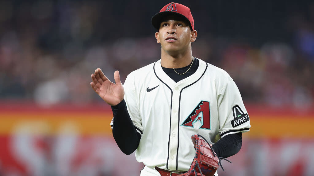 D-backs' Yilber Diaz overcomes tremendous odds for MLB dream