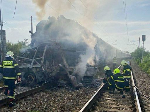 Slovakia: Train from Prague to Budapest crashes with bus, killing six people