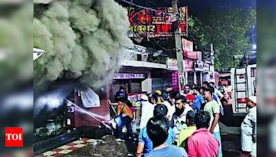 Fire guts dry fruit shop in Daily Market | Ranchi News - Times of India