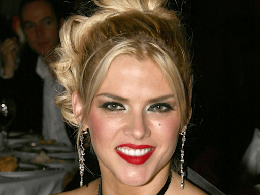 Anna Nicole Smith’s Lookalike Daughter Dannielynn Shares Selfie With Dad Larry Birkhead