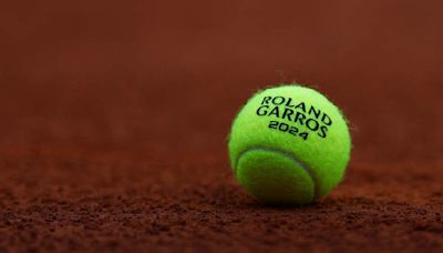 ¡Roland Garros se sale de control! Escupen chicle a Goffin tras ganar a francés
