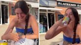 El vídeo de una joven con hiperlaxia se hace viral por una extraña habilidad