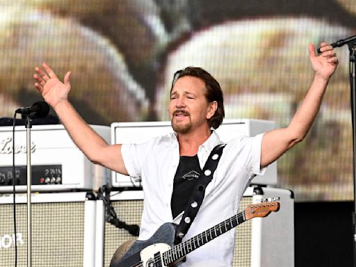 Listen to Eddie Vedder's remake of an old English beat song for "The Bear" | 97.3 KBCO | Robbyn Hart