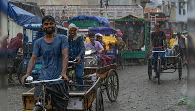 Delhi's Maximum Temperature Settles At 38.4 Degrees, Rain Likely Tomorrow