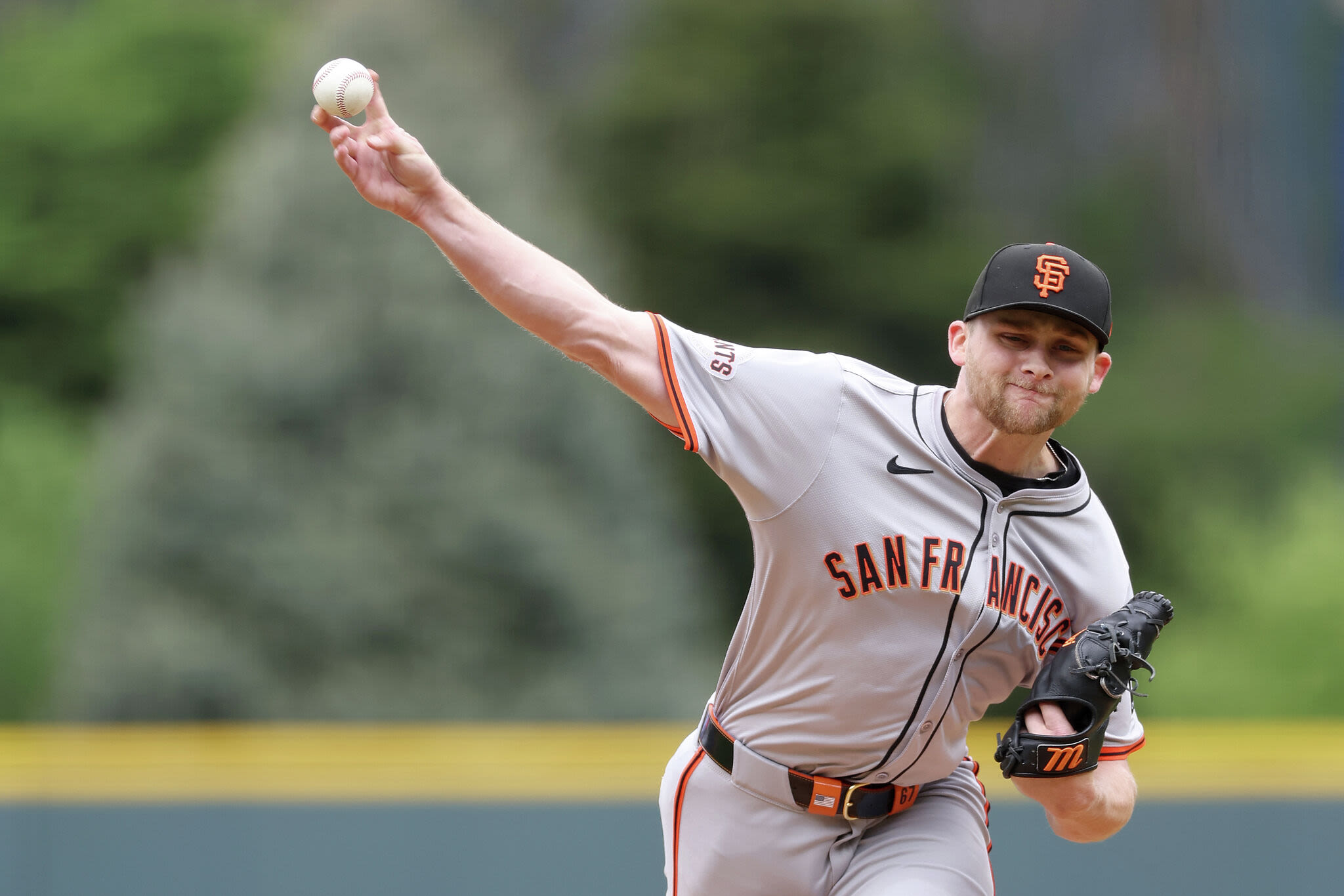 Broadcasters suggest SF Giants pitcher tipped pitches vs. Rockies