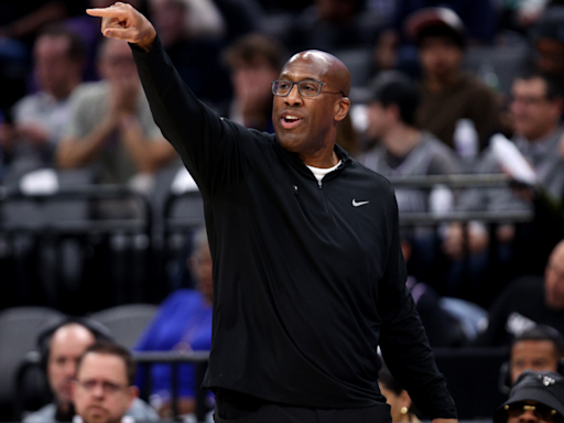 Mike Brown, Kings far apart on extension talks as 2023 Coach of the Year enters contract year