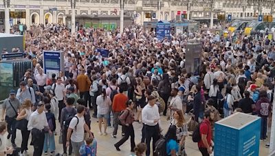 Rush hour chaos on the Elizabeth line as trains are suspended again