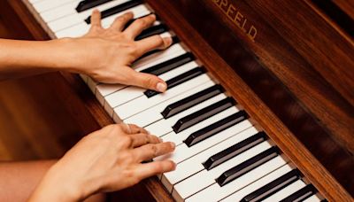 Prise dans les bouchons à Paris, une célèbre pianiste finit à pied pour ne pas rater son concert