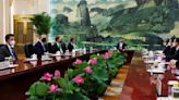 Secretario de Estado de EE. UU. finaliza visita a China para mejorar las relaciones entre ambos países