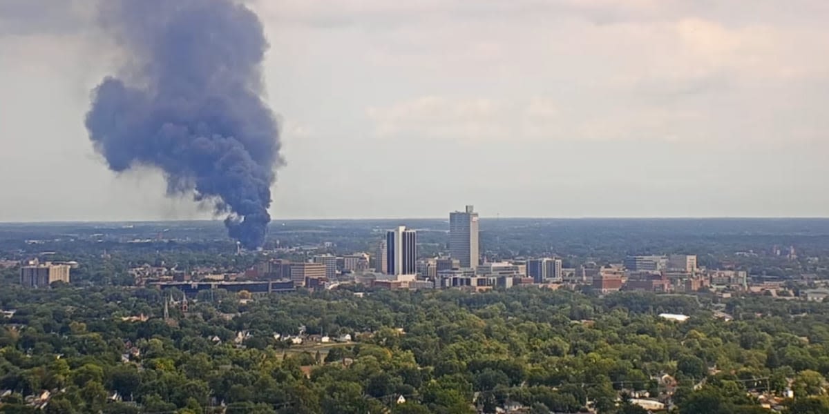 How was radar able to detect smoke from Downtown Fort Wayne fire