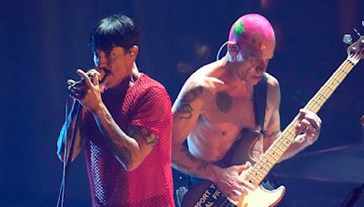Review: Red Hot Chili Peppers pay tribute to Eddie Van Halen