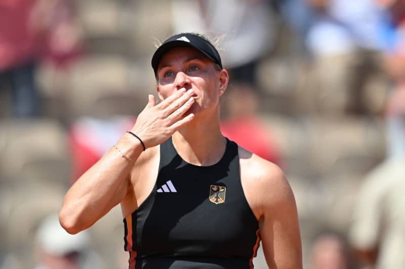 Kerber keeps going as she reaches Olympic quarter-finals