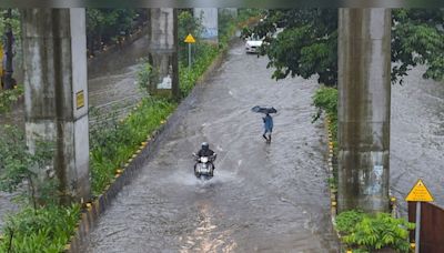 Watch: Terminal 2 of Mumbai airport flooded as heavy rains lash maximum city - CNBC TV18