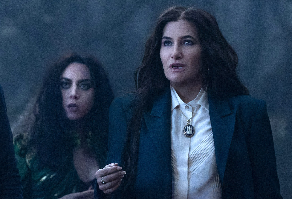 Agatha All Along: Kathryn Hahn Talks ‘Charged’ Aubrey Plaza Scenes, Series’ Mare of Easttown Homage (VIDEO)