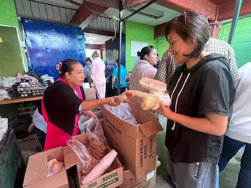 Vecinos ayudan a damnificados por inundaciones en Rancho San Blas