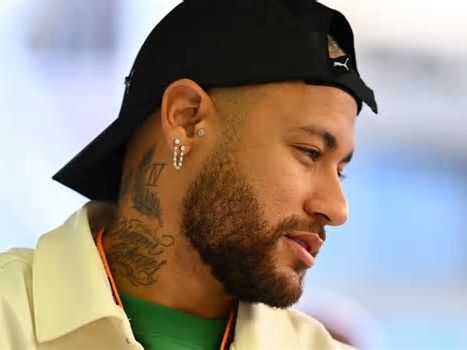 Neymar muestra su estado físico en Arabia Saudita y se lleva duras críticas