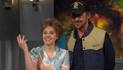 Kate McKinnon Returns To ‘Saturday Night Live’ For Another “Close Encounter” Cold Open With Ryan Gosling