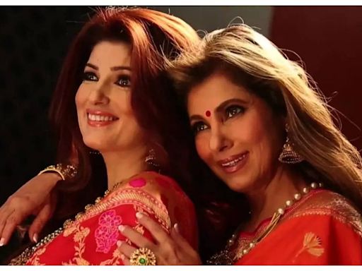 Twinkle Khanna reveals THIS one habit of mother Dimple Kapadia absolutely annoys her - Times of India